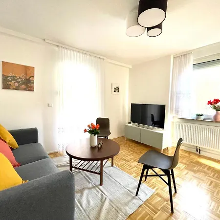 Apartment Neues, Stillvoll Eingerichtetes Mit Wintergarten Und Terrasse *